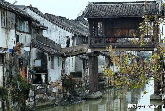 一卡通公交月票（成人）几号可以充下个月的月票钱啊？